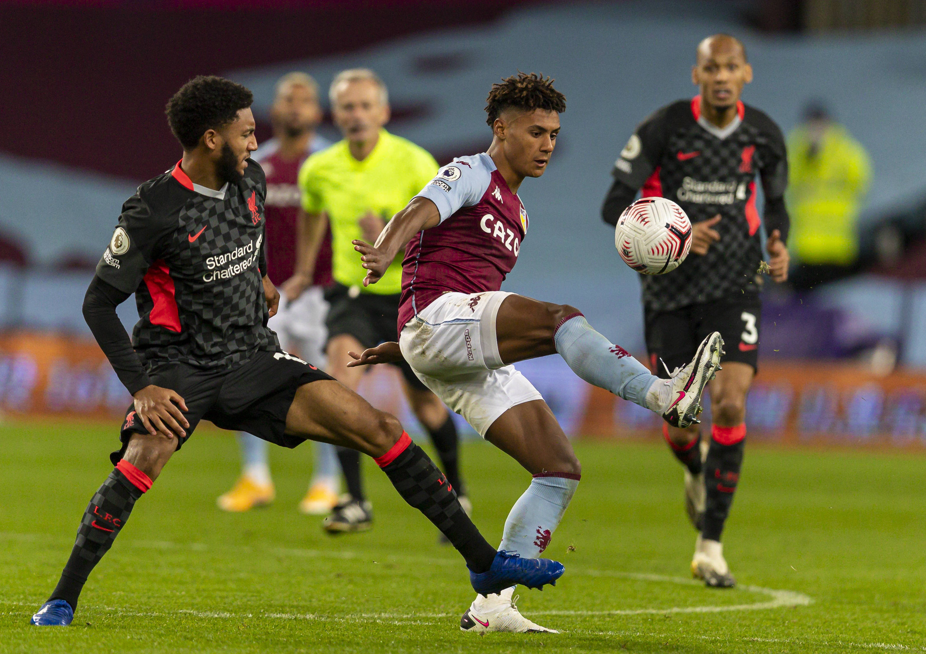 双方在防守 双方在防守